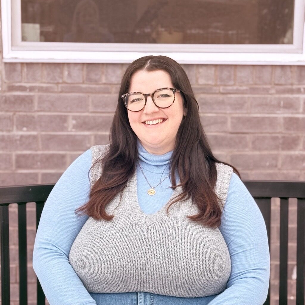 <b>Jessi Olson, Volunteer Engagement Coordinator</b>
<br>(970) 377-9445<br>jessi@casalarimer.com
